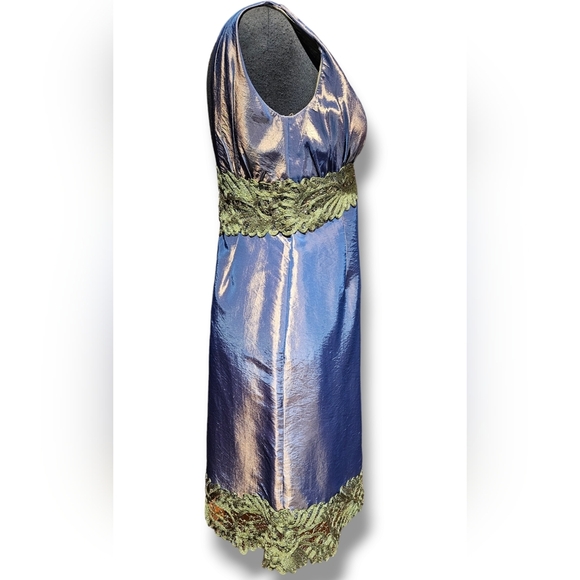 Metallic lace and beaded evening dress. Purple/bronze. Size 10. Lace Detailing - Picture 7 of 9